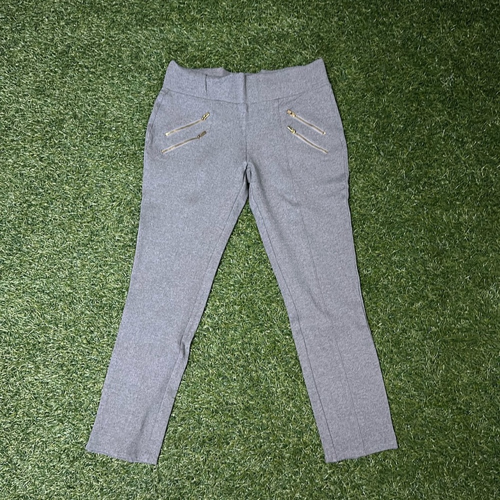Ci Sono grey stretch dress pants with pleat in front and back